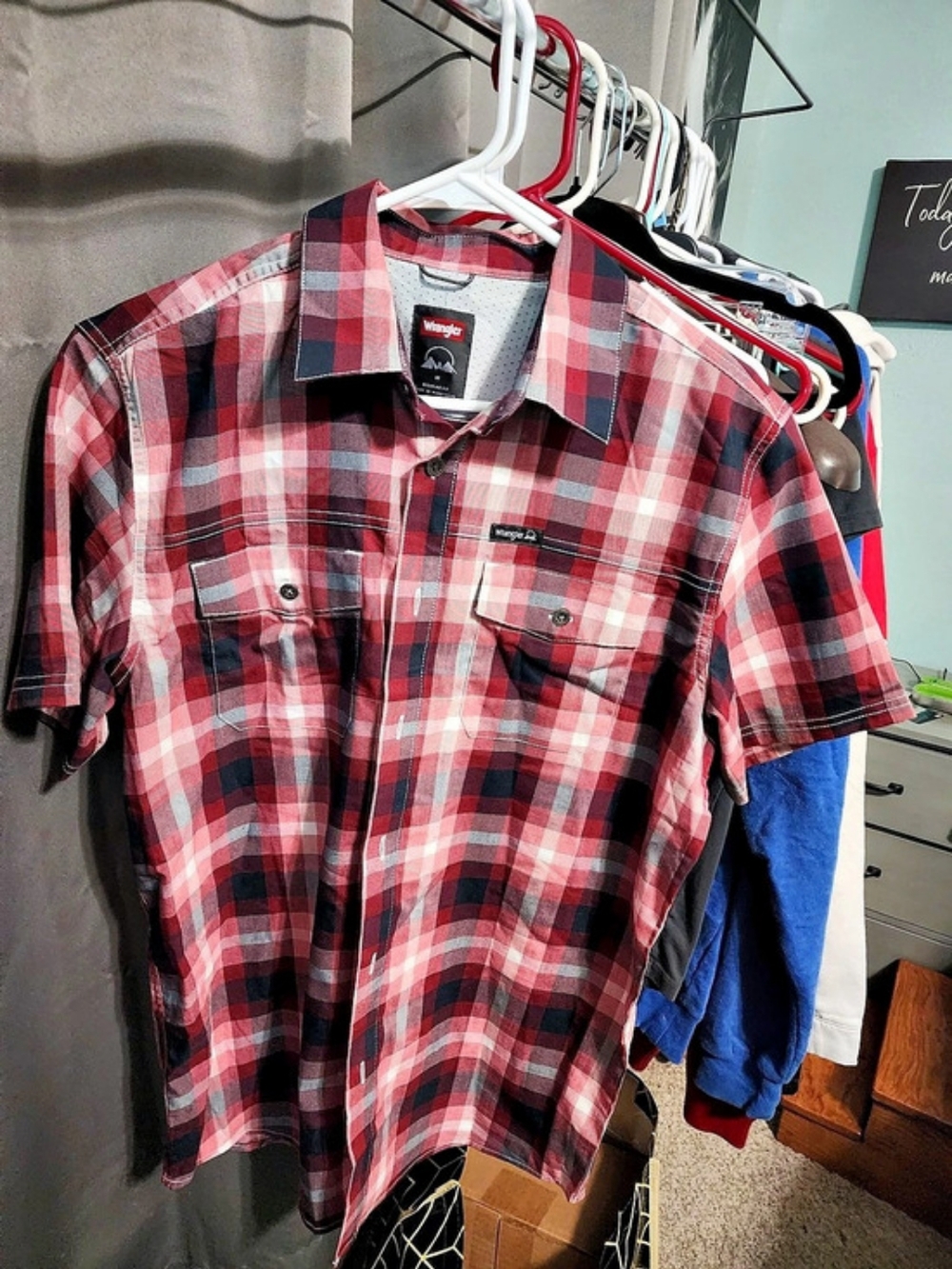 Wrangler Regular Fit Plaid Short Sleeve Shirt in Red & Black Size Medium Like